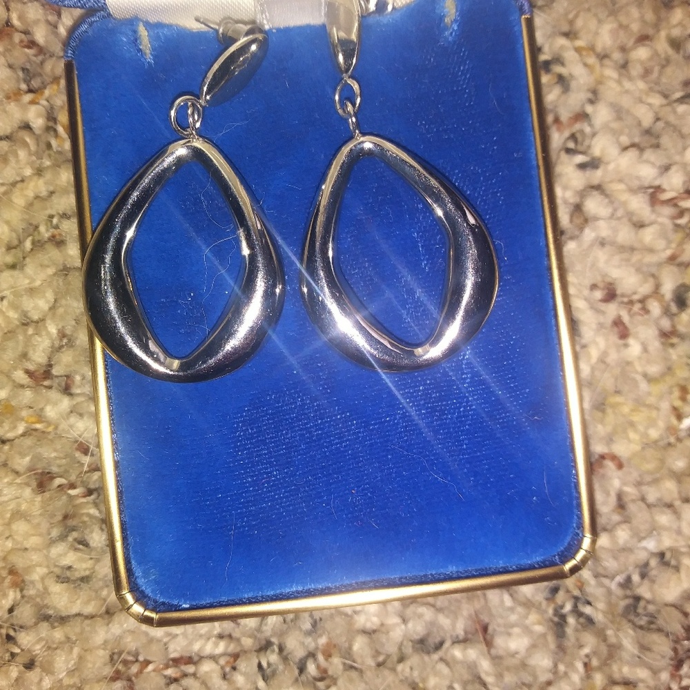 HOOP EARRINGS
